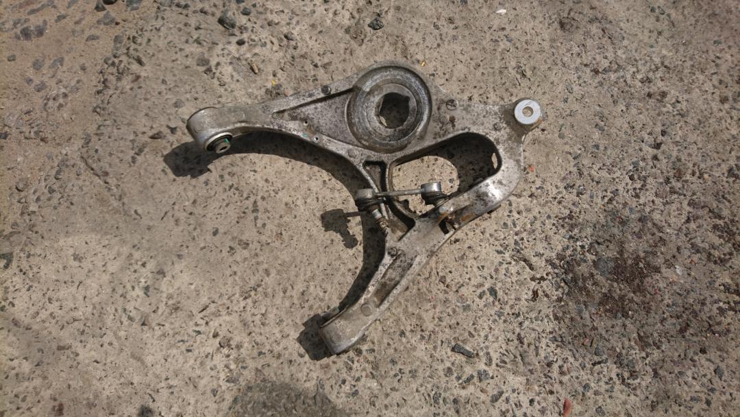 рычаг задний нижний Mercedes-Benz M-Класс W166 2015, 3.0 л., OM 642.826, дизель, АКПП, cthsq, внедорожник 5 дв., A1663501006 - фото №1