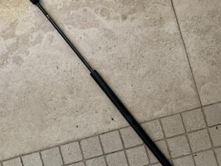 амортизатор крышки багажника (3-5 двери) Land Rover Range Rover 3 поколение [2-й рестайлинг] 2012, 4.4 л., 448DT, дизель, АКПП, внедорожник 5 дв., SH32-402A68-AB