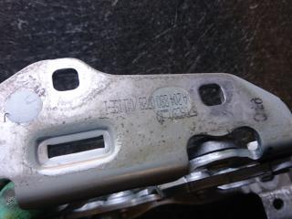 петля капота левая Mercedes-Benz C-Класс W204/S204 2008, 2.1 л., OM 646.811, дизель, МКПП, серебро, седан, A2048800728
