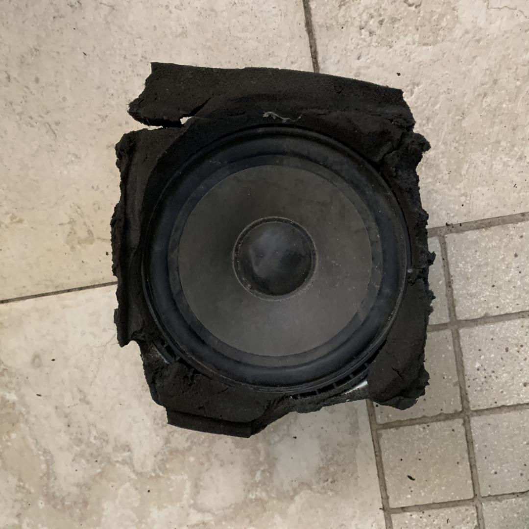 динамик BMW 5 серия E39 1999, 2.5 л., M51 D25 (256T1), дизель, АКПП, универсал, 8369265 - фото №1