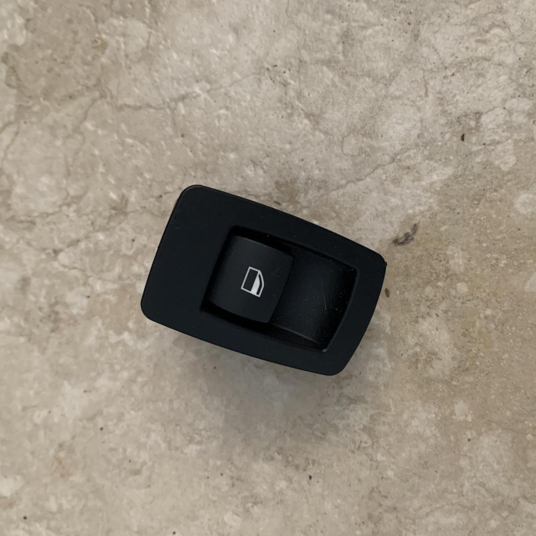 кнопка стеклоподъемника двери BMW 5 серия E60/E61 2007, 4.8 л., N62 B48 A, бензин, АКПП, универсал, 9113773, 6922244 - фото №1