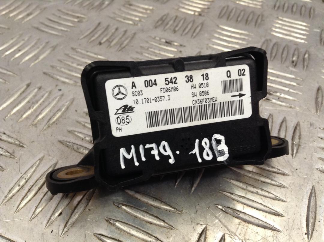 датчик ускорения Mercedes-Benz M-Класс W164 2006, 3.0 л., OM 642.940, дизель, АКПП, внедорожник 5 дв., A0045423818 - фото №1