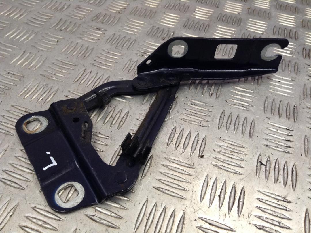 петля капота левая Mercedes-Benz M-Класс W164 2006, 3.0 л., OM 642.940, дизель, АКПП, внедорожник 5 дв. - фото №1
