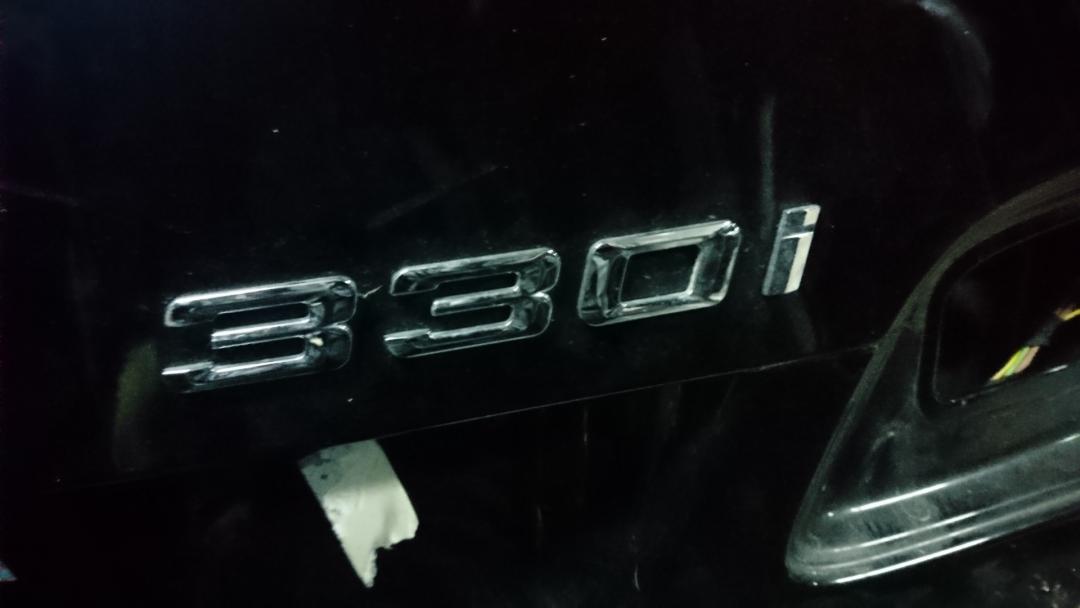 эмблема BMW 3 серия E90/E91/E92/E93 2007, 3.0 л., N53 B30 A, бензин, АКПП, черный, купе - фото №1