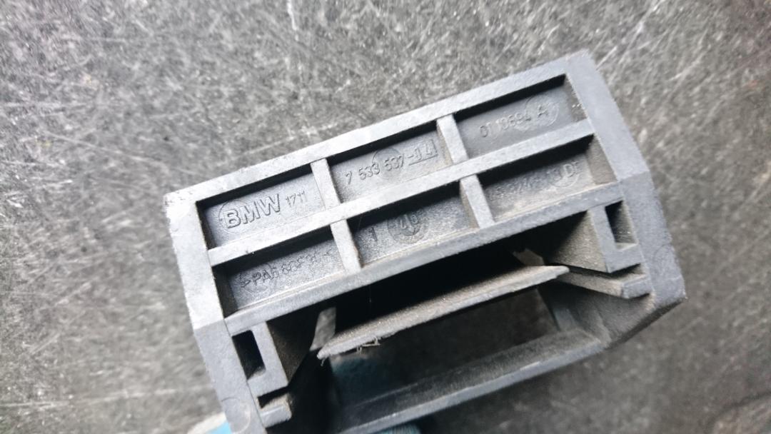 кронштейн радиатора BMW X5 E70 2008, 4.8 л., N62 B48 B, бензин, АКПП, внедорожник 5 дв., 7533537 - фото №1