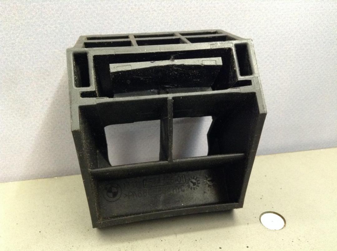 кронштейн радиатора BMW 5 серия E60/E61 2004, 2.5 л., M54 B25 (256S5), бензин, МКПП, синий, универсал - фото №1