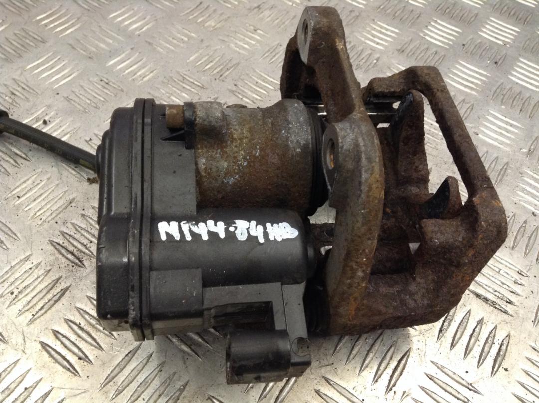 моторчик стояночного тормоза заднего правого BMW 5 серия F07/F10/F11 2012, 2.0 л., N47 D20 C, дизель, АКПП, седан, правый руль - фото №1