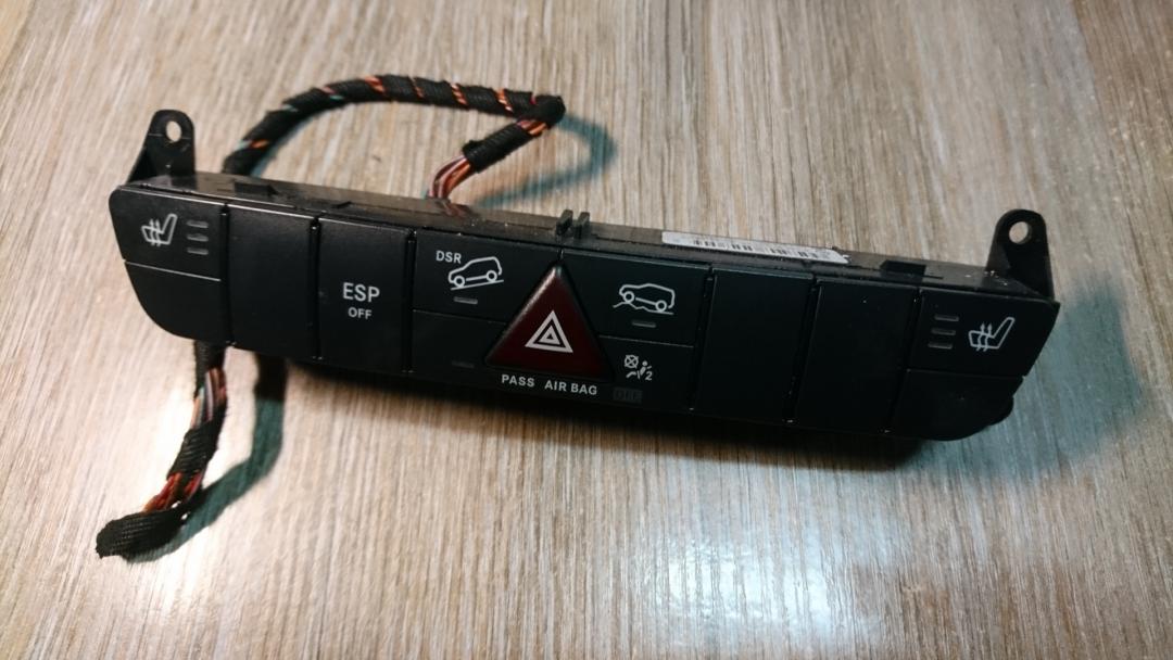 кнопка (выключатель) Mercedes-Benz M-Класс W164 2006, 3.5 л., M 272.967, бензин, АКПП, внедорожник 5 дв., правый руль, A1648703510 - фото №1