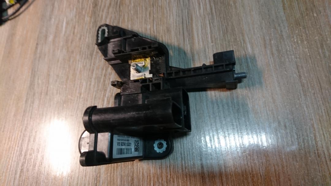 Токоограничитель BMW 3 серия F30/F31/F34 2013, 2.0 л., N47 D20 C, дизель, АКПП, хетчбэк 5 дв., правый руль, 9296152 - фото №1