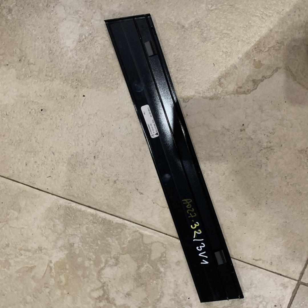 наружная декоративная накладка двери задней правой Mercedes-Benz GL-Класс X166 2014, 3.0 л., OM 642.826, дизель, АКПП, белый, внедорожник 5 дв., A1666900887, 1666900887 - фото №1