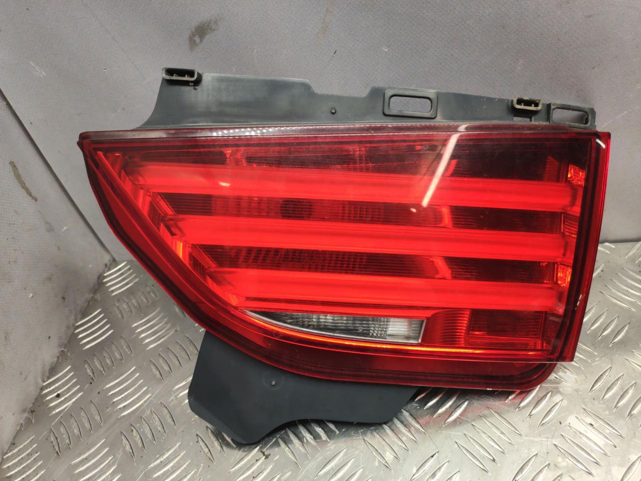 фонарь крышки багажника правый BMW 5 серия F07/F10/F11 2010, 3.5 л., N55 B30 A, бензин - фото №1