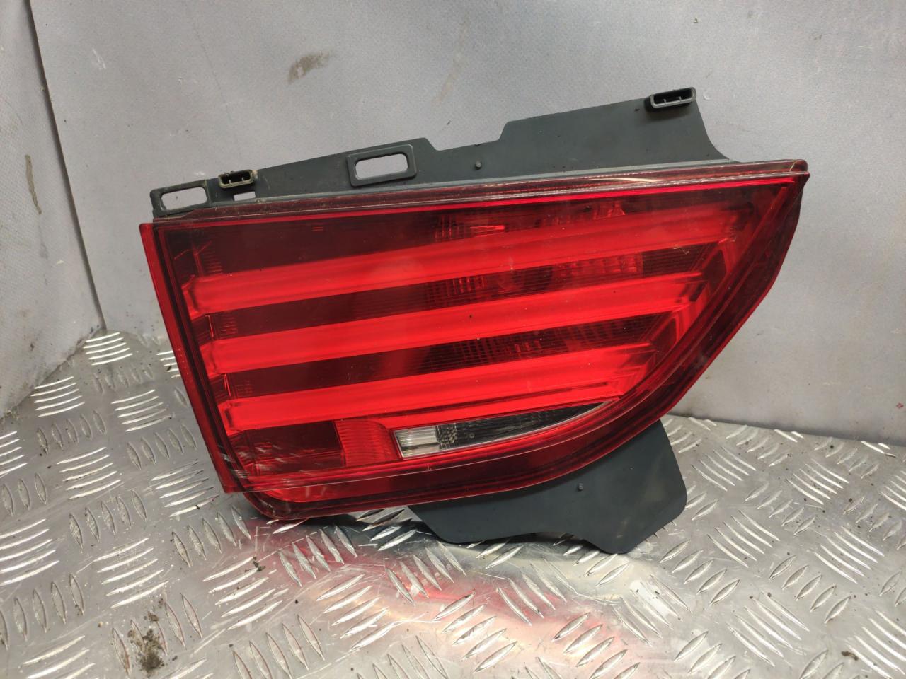 фонарь крышки багажника левый BMW 5 серия F07/F10/F11 2010, 3.5 л., N55 B30 A, бензин - фото №1