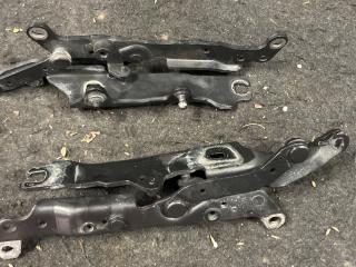 петля капота BMW 5 серия F07/F10/F11 F10 2010, 3.5 л., N55 B30 A, бензин