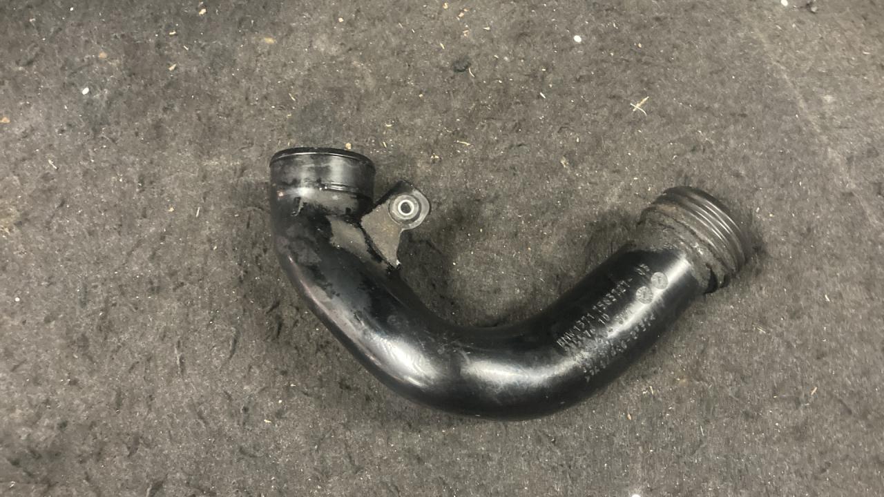 патрубок воздушного фильтра BMW 5 серия F07/F10/F11 2011, 59347210 - фото №1