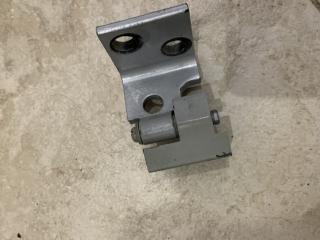 петля двери BMW X5 E53 2001, 4.6 л., M62 B46 (468S1), бензин, АКПП, внедорожник 5 дв., 8265169