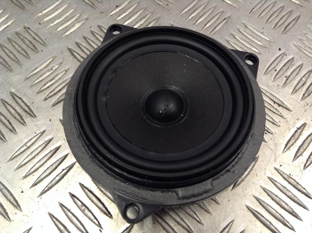 динамик двери BMW 3 серия E90/E91/E92/E93 2007, 2.0 л., N47 D20 A, дизель, АКПП, универсал, 9143232 - фото №1