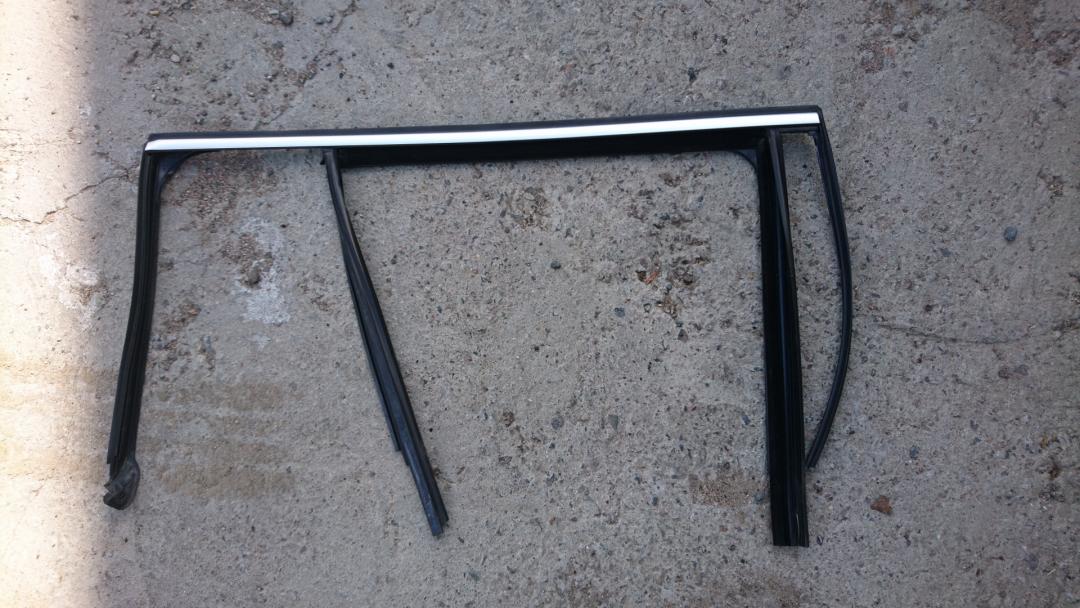 наружная декоративная накладка двери задней правой Mercedes-Benz GL-Класс X166 2014, 3.0 л., OM 642.826, дизель, АКПП, белый, внедорожник 5 дв. - фото №1