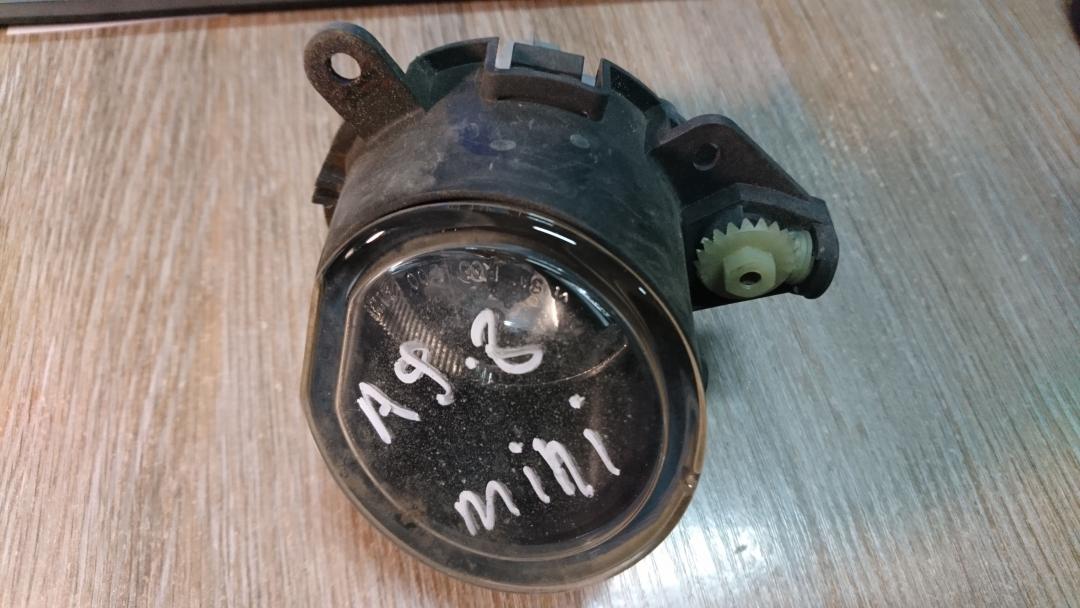 фара противотуманная правая Mini Cooper 1 поколение 2001, 1.6 л., W10 B16 A, бензин, АКПП, красный, хетчбэк 5 дв., 6911722 - фото №1