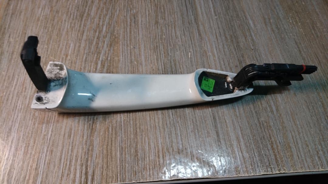 ручка наружная BMW X5 E70 2008, 4.8 л., N62 B48 B, бензин, АКПП, белый, внедорожник 5 дв. - фото №1