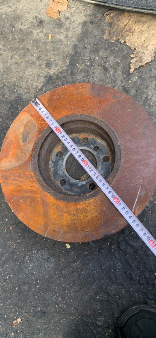 диск тормозной BMW 5 серия F07/F10/F11 2010, 3.5 л., N55 B30 A, бензин - фото №1