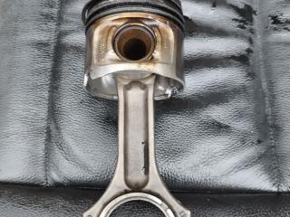 поршень BMW X1 E84 2010, 2.0 л., N47 D20 C, дизель