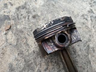 поршень BMW X3 F25 2013, 2.0 л., N20 B20 A, бензин, АКПП, внедорожник 5 дв.