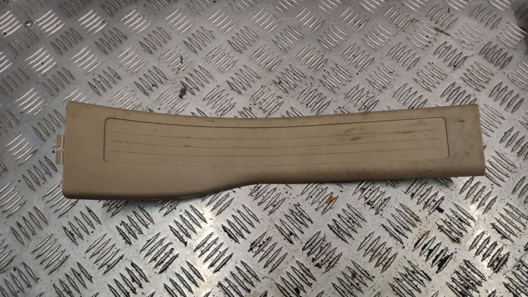 накладка на порог внутренняя Mercedes-Benz M-Класс W164 2007, 3.0 л., OM 642.940, дизель, 1646801135 - фото №1