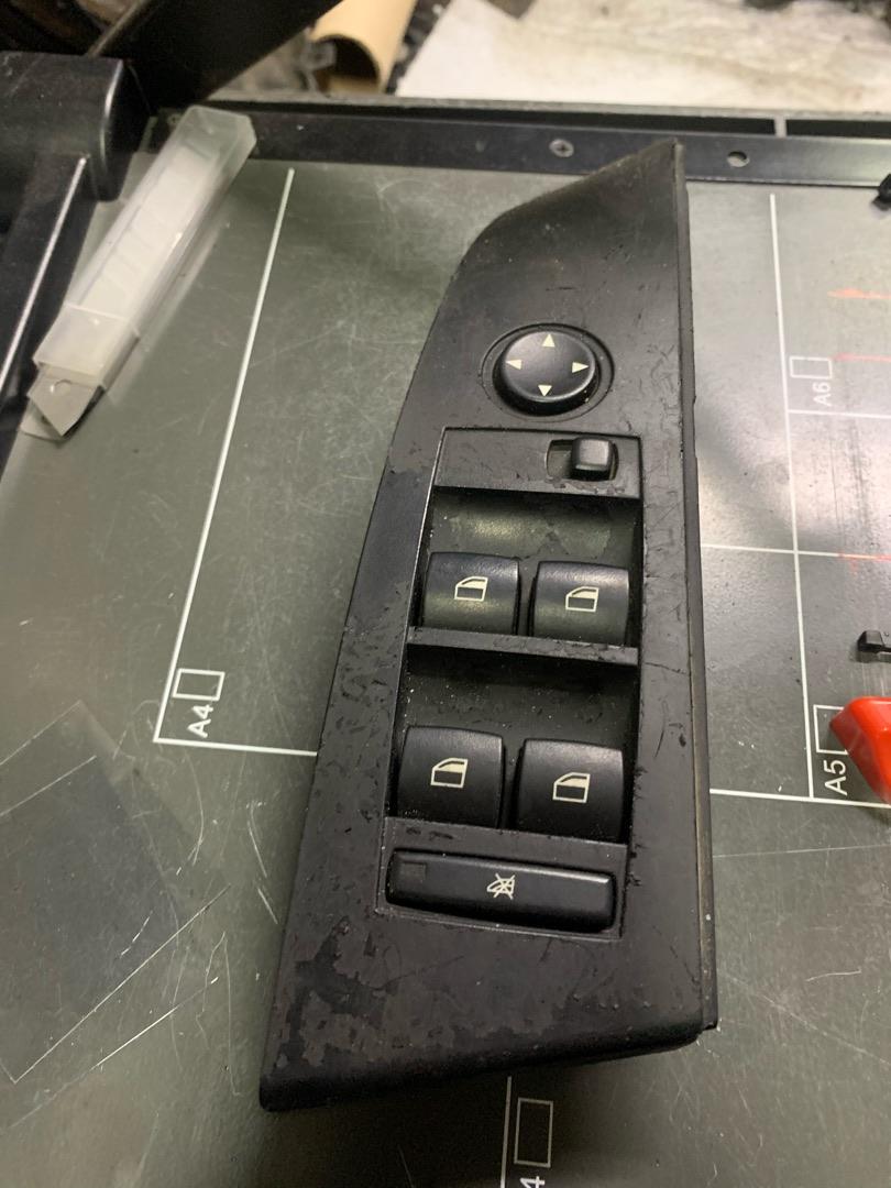 блок управления стеклоподъемниками BMW 5 серия E60/E61 2005, 3.0 л., M57 D30 (306D4), дизель, АКПП, универсал, 6951904 - фото №1