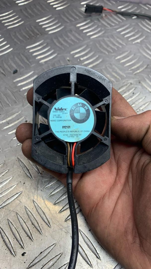 Вентилятор обдува сиденья BMW 5 серия G30/G31 2018, 7021636, 67327021636 - фото №1