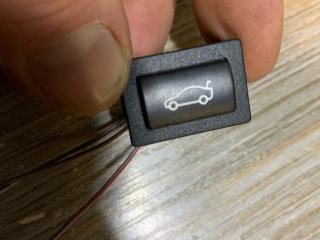 кнопка открытия багажника BMW 5 серия F07/F10/F11 2012, 4.4 л., N63 B44 A, бензин, АКПП, седан, 6921846