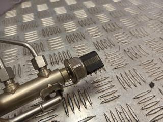 pегулятор давления топлива BMW 3 серия E90/E91 [рестайлинг] 2011, 2.0 л., N43 B20 A, бензин, АКПП, черный, универсал, 7537319