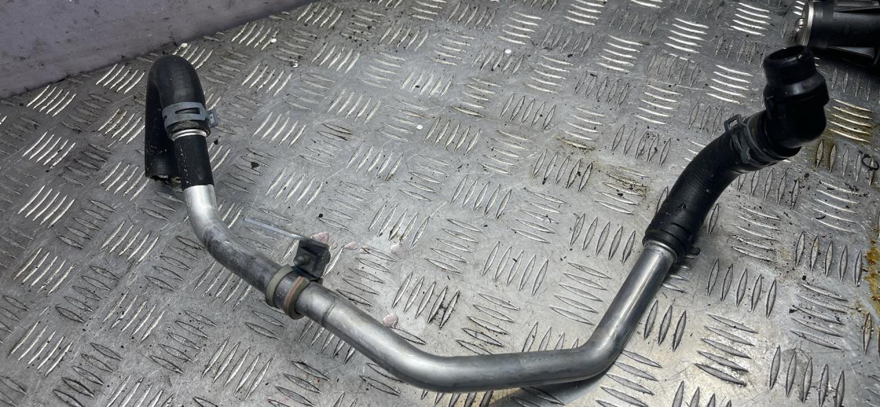 патрубок радиатора Mercedes-Benz C-Класс W205/S205/C205 2016, 2.0 л., M 274.920, бензин, задний привод - фото №1