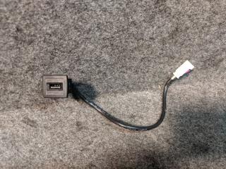 разъем AUX / USB Mercedes-Benz C-Класс W204 [рестайлинг] 2013, 2.1 л., OM 651.913, дизель, АКПП, седан, A1728200515, 1728200515