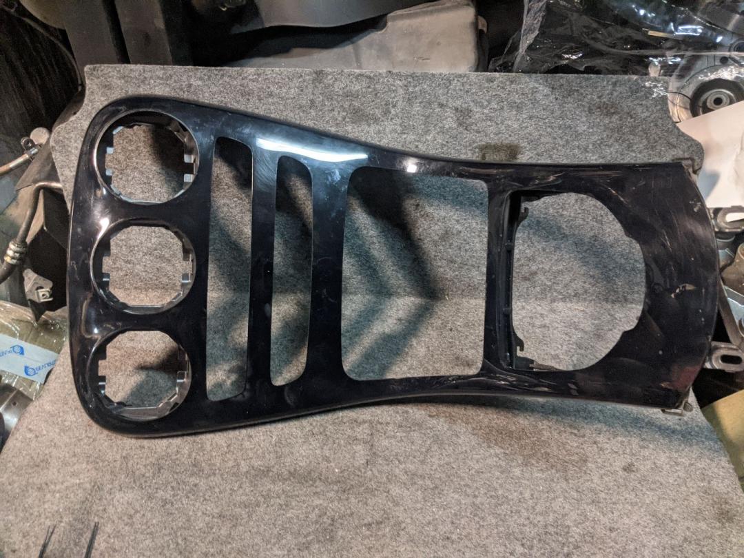 накладка на торпедо (консоль) Mercedes-Benz C-Класс W205/S205/C205 2015, 2.1 л., OM 651.921, дизель, АКПП, универсал, A2056805107, 2056805107 - фото №1