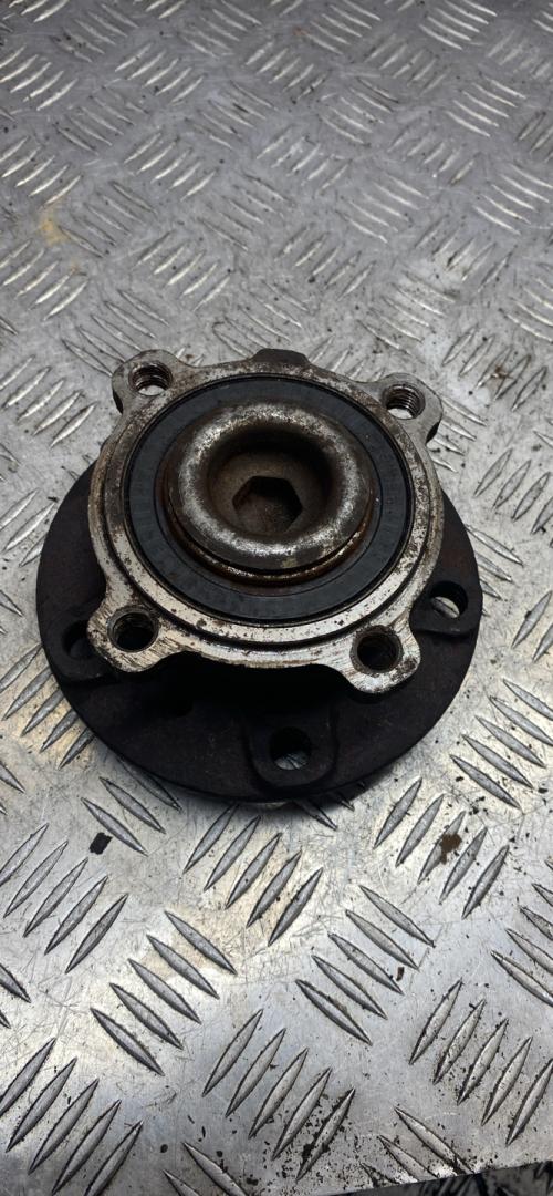 ступица передняя BMW 7 серия E65/E66/E67 2004 - фото №1