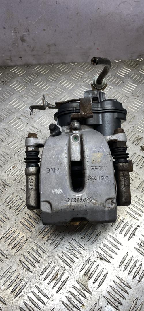 суппорт задний правый BMW 5 серия G30/G31 G31 2018, 2.0 л., B48 B20 A, бензин, задний привод, правый руль, 53019C - фото №1