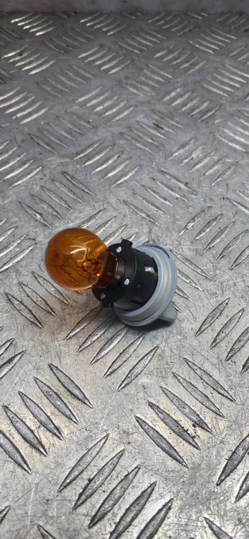 патрон указателя поворота BMW 5 серия G30/G31 G31 2018, 2.0 л., B48 B20 A, бензин, задний привод, правый руль - фото №1