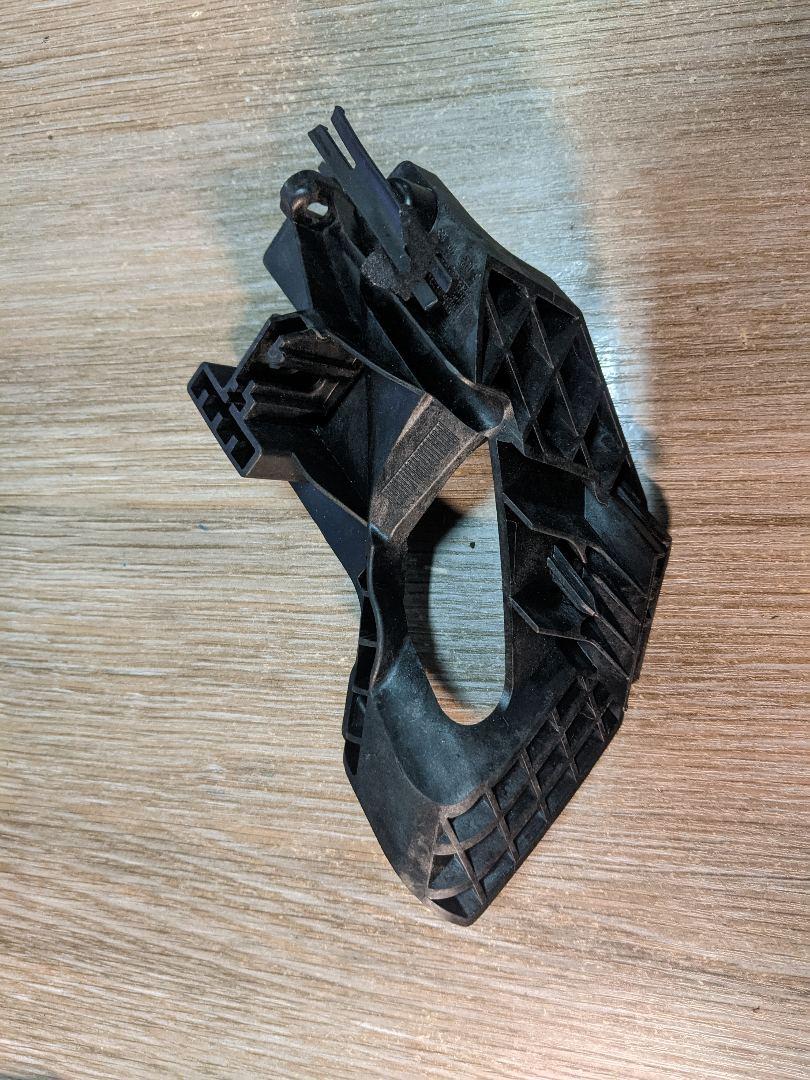 крепление фары правой BMW X5 F15 2018, 3.0 л., N57 D30 C, дизель, АКПП, белый, внедорожник 5 дв., 6002TM0168 - фото №1