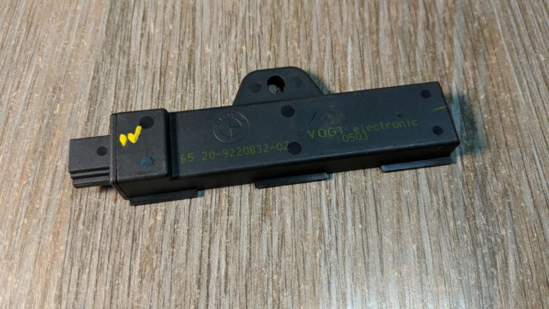 Антенна системы комфортного доступа BMW 7 серия F01/F02 2010, 4.4 л., N63 B44 A, бензин, АКПП, седан, 9220832 - фото №1