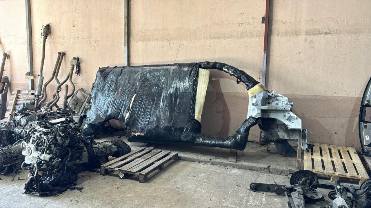 четверть передняя левая Renault Trafic 3 поколение 2021 - фото №1