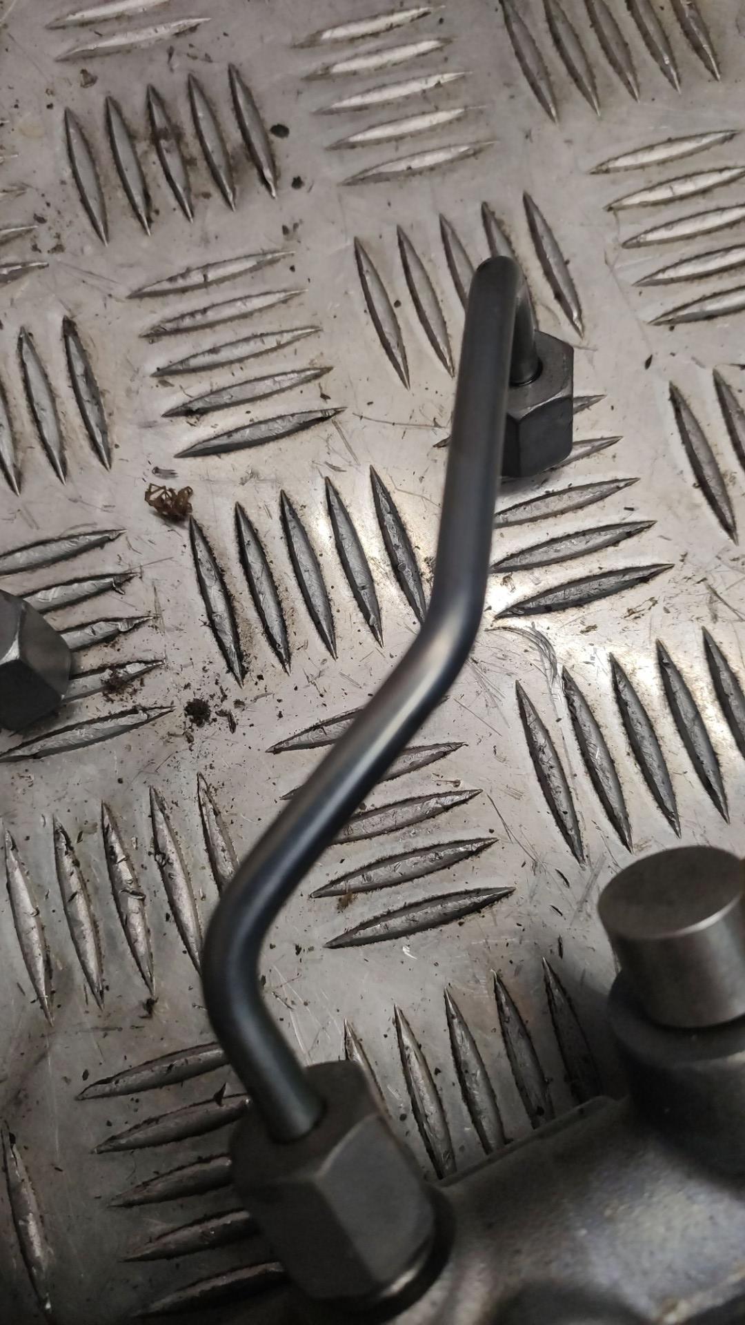 трубка топливная Mercedes-Benz GLC-Класс X253/C253 2016, 2.2 л., дизель - фото №1