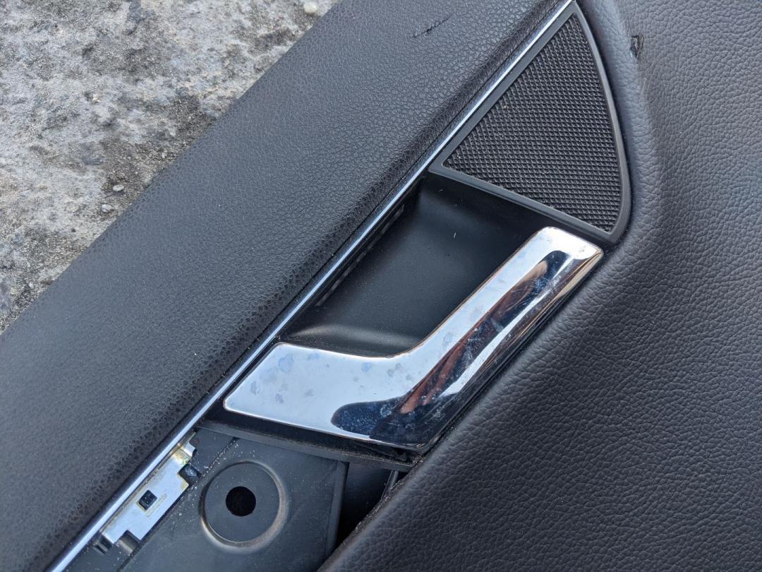 ручка внутренняя задняя левая Mercedes-Benz C-Класс W204/S204 2008, 2.1 л., OM 646.811, дизель, МКПП, серебро, седан, LI00172776 - фото №1