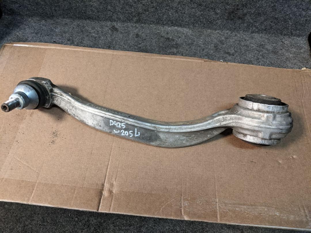 рычаг передний левый Mercedes-Benz C-Класс W205/S205/C205 2015, 2.0 л., M 274.920, бензин, АКПП, седан, правый руль, A2053301505, 2053301505 - фото №1