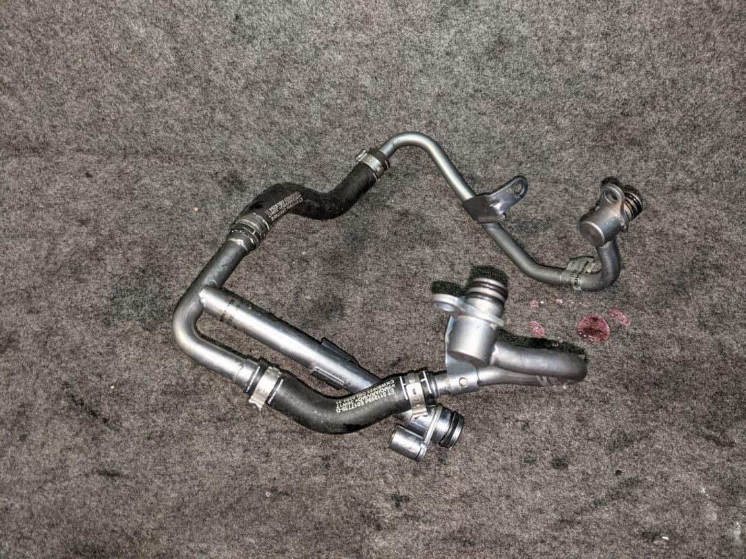 патрубок радиатора Mercedes-Benz C-Класс W205/S205/C205 2017, 4.0 л., M 177.980, гибрид, A1772003951, 1772003951 - фото №1