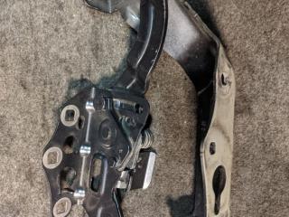 петля капота правая Mercedes-Benz C-Класс W205/S205/C205 2015, 2.0 л., M 274.920, бензин, АКПП, седан, правый руль, A2058800928, 2058800928