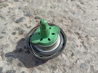 пробка топливного бака Mini Cooper 1 поколение 2001, 1.6 л., W10 B16 A, бензин, АКПП, красный, хетчбэк 5 дв.