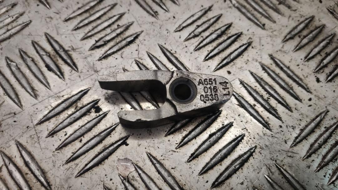 крепление форсунки Mercedes-Benz GLC-Класс X253/C253 2018, 2.2 л., дизель, 6510160538 - фото №1