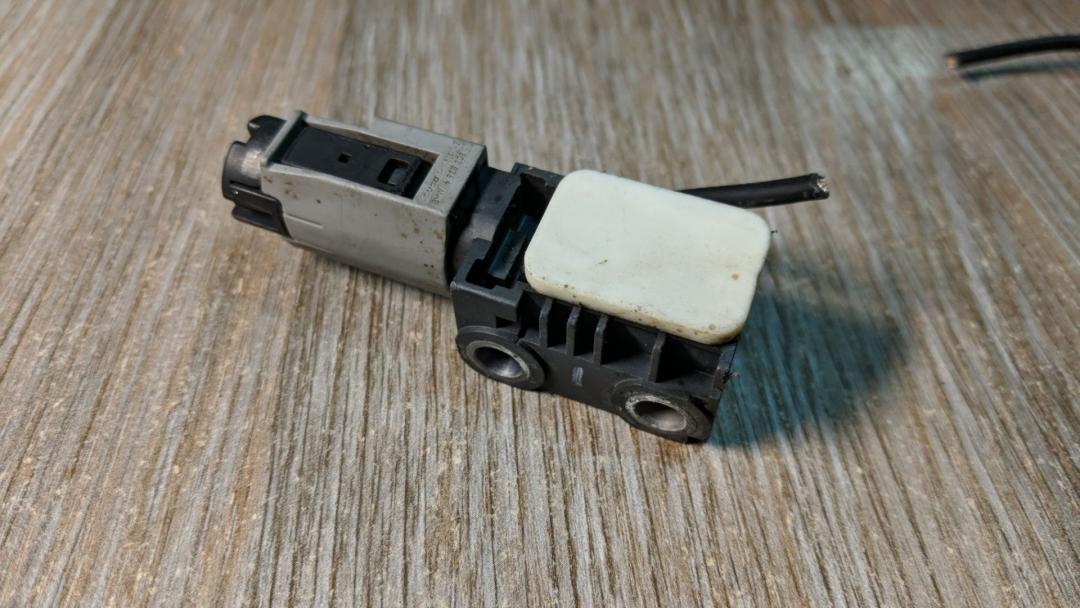 датчик удара BMW 3 серия E90/E91/E92/E93 2007, 3.0 л., N52 B30 A, бензин, АКПП, седан, 6951595, 65776951595 - фото №1