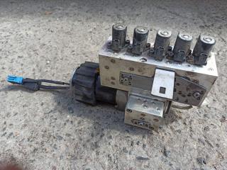 насос гидравлический подъема крыши BMW 3 серия E90/E91/E92/E93 [рестайлинг] 2008, 4.0 л., S65 B40 A, бензин, АКПП, темно-синий, кабриолет, 7128780