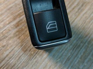 кнопка стеклоподъемника двери задней левой Mercedes-Benz GL-Класс X166 2013, 3.0 л., OM 642.826, дизель, АКПП, коричневый, внедорожник 5 дв., A2049058102, 2049058102